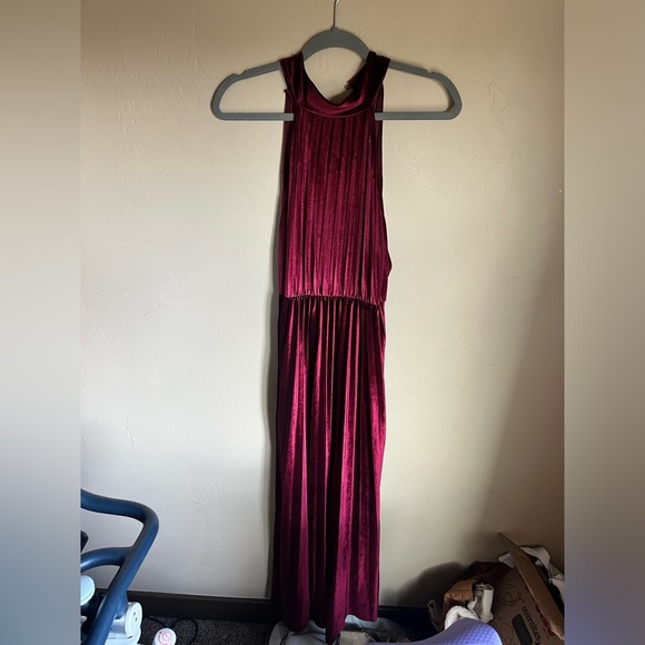 Formal Red Wind Velvet Halter Top Open Back Dress - Picture 6 of 7